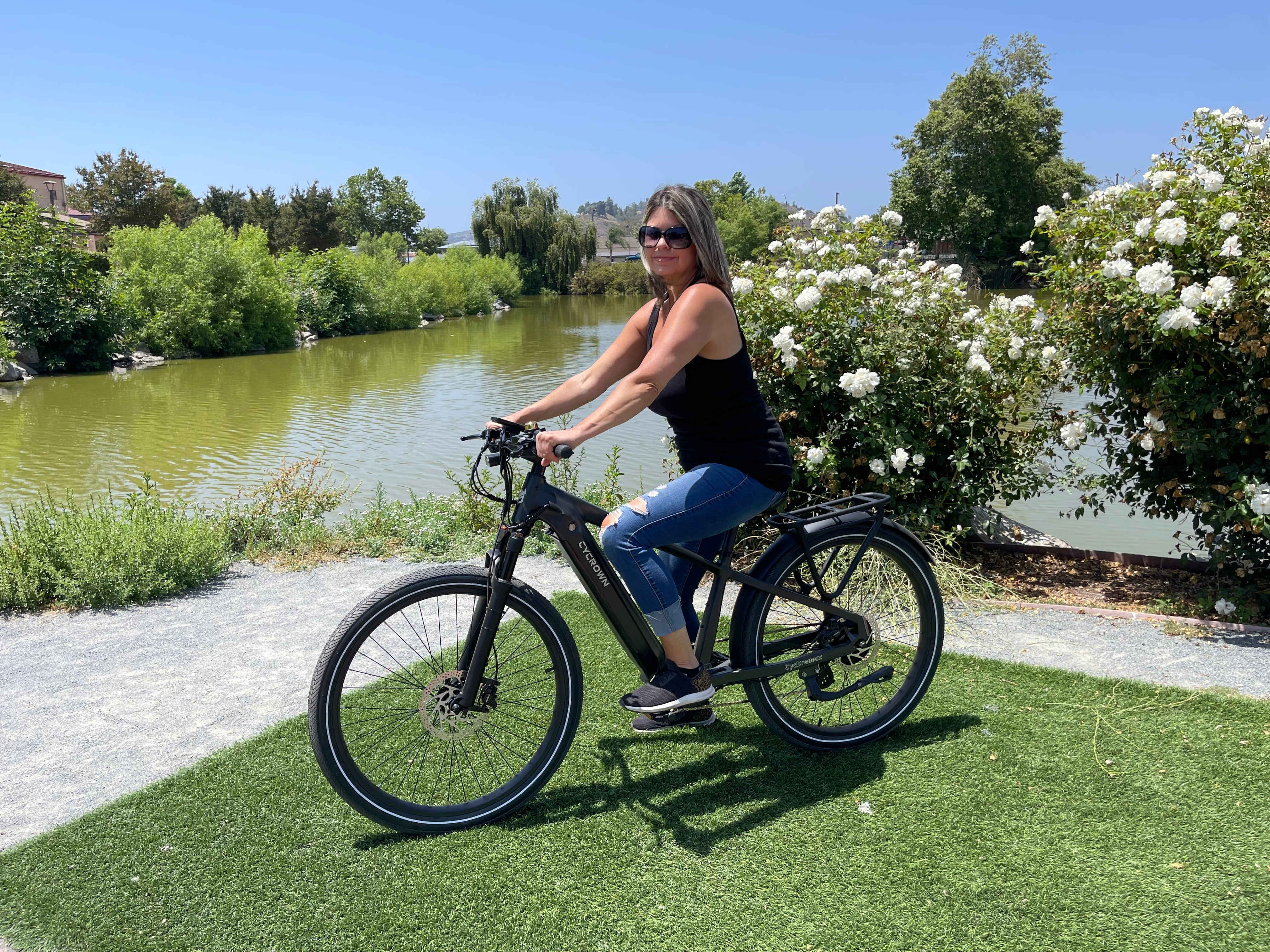 CYCROWN eBikes vs. Aventon