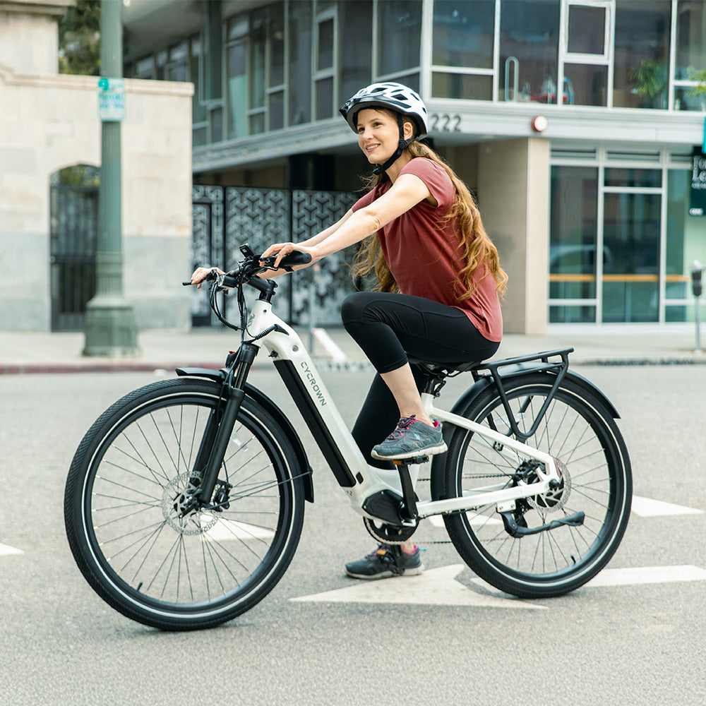 Torque vs. Cadence: Which Pedal Assist Fits You?