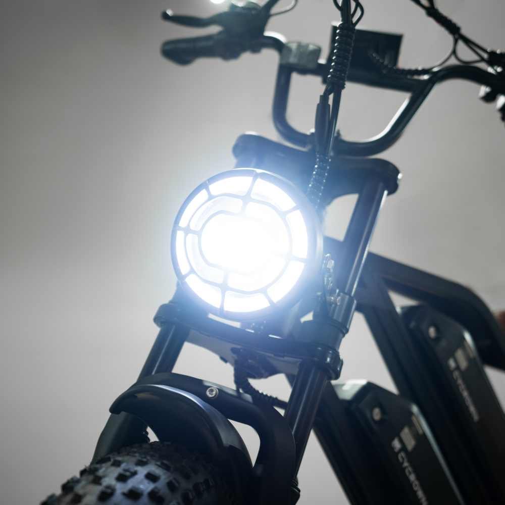 CycHunter Moped-Style Ebike