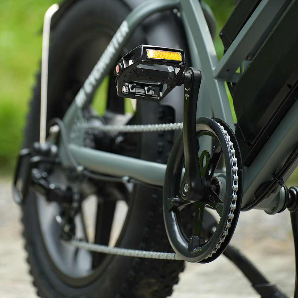 CycHunter Moped-Style Electric Bike